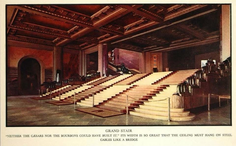 Исторический интерьер Palais de la Méditerranée