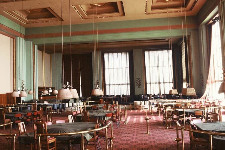Историческое казино Palais de la Méditerranée